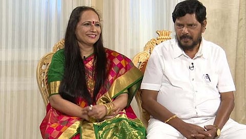 रामदास आठवले यांनी घेतला मजेदार उखाणा, बांदेकर भाओजी हसून लोटपोट