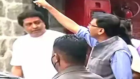 Raut Meets Thackeray : संजय राऊत यांनी घेतली राज ठाकरे यांची भेट