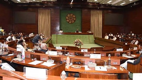 हिवाळी अधिवेशन : टाळी एका हाताने वाजत नाही; काँग्रेसचा आक्रमक पवित्रा