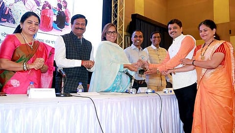 बदलत्या काळाप्रमाणे शिक्षकांनीही स्वतःला बदलावे : वर्षा गायकवाड