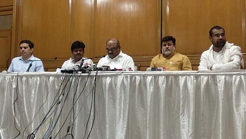 एसटी कर्मचाऱ्यांच्या पगारात वाढ; निलंबनही तातडीने रद्द होणार : अनिल परबांची घोषणा