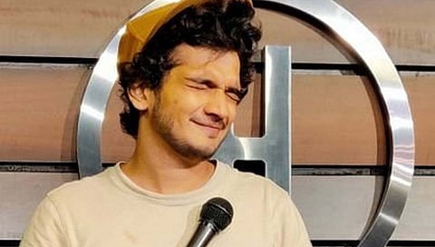 standup comedian munawar faruqui : २ महिन्यांत १२ शो रद्द झाल्यानंतर, स्टँडअप कॉमेडियन मुनव्वर फारुकी म्हणाला, “मेरा काम हो गया, अलविदा”