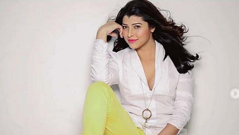 तेजस्विनी पंडितच्या #BanLipstick मध्ये दडलंय ‘अनुराधा’