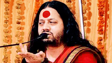 धर्मसंसद : कालीचरण महाराजांची जीभ घसरली, “मी नथुराम गोडसेंना सलाम करतो”