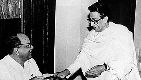 शरद पवार आणि बाळासाहेब ठाकरेंनी एकत्रित सुरु केलेला व्यवसाय बंद करावा लागला होता !