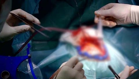 यशस्वी शस्त्रक्रिया! मेंदूतील पाणी नळी टाकून आणले पोटात, बालक ठणठणीत