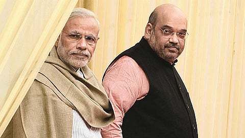 Bihar : बिहारमध्ये स्वॅब सॅम्पल कलेक्शन यादीत नरेंद्र मोदी, अमित शहा यांची नावं