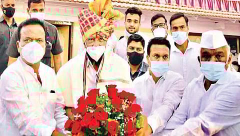 शरद पवारांनी पुरवला बाळासाहेबांचा हट्ट