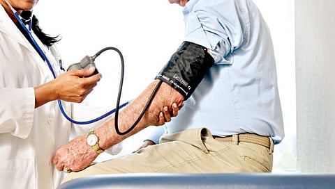 पंचविशीतच गाठतोय ‘उच्च रक्तदाब’, ही आहेत कारणे