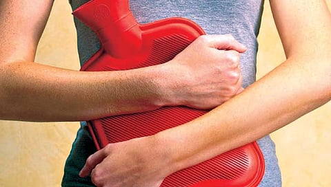 मासिक पाळीच्या अगोदर शारीरिक, मानसिक त्रास, ‘या’ समस्येसाठी ही आहेत होमिओपॅथिक औषधे