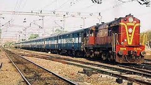 जत : सोलापूर-कराड एक्सप्रेस मिरज जंक्शन मार्गे सुरु करा; प्रकाश जमदाडेंची रेल्वेमंत्र्यांकडे मागणी