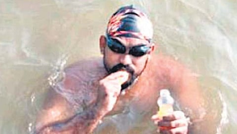 जेलीफिशचा डंखही रोखू शकला नाही शुभम वनमाळीला, १४० किमी अंतर पार केले ५ दिवसांत