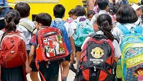 Ministry of Education : पहिली प्रवेशासाठी वय वर्षे ६ पूर्ण असणे आवश्यक, केंद्राच्या राज्यांना सूचना