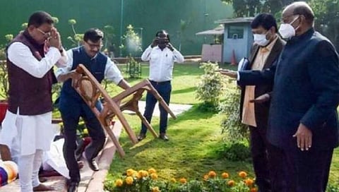 शरद पवारांना खुर्ची का दिली ?…राऊतांनी दिले ‘हे’ उत्तर…