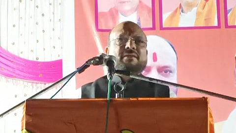 धरणगावात हेमामालिनीच्या गालासारखे रस्ते आहेत; पालकमंत्री गुलाबराव पाटील