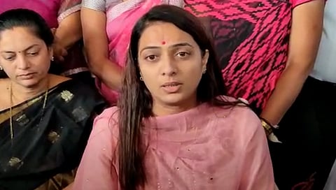 जळगाव : शिवसेनेच्या ३ पदाधिकाऱ्यांनी माझ्यावर हल्ला केला : रोहिणी खडसेंचा आरोप