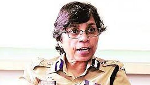 पेन ड्राईव्ह सह कागदपत्रे देण्याचे केंद्राला निर्देश