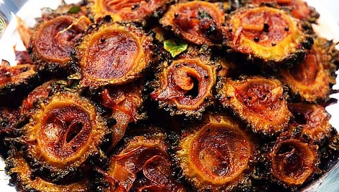 Bitter gourd Recipe : कुरकुरीत-मसालेदार कारली कशी कराल?