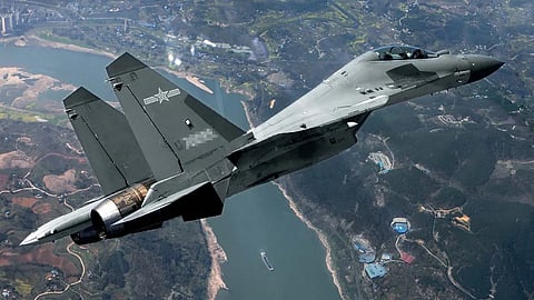 ‘या’ लढाऊ विमानाच्या जीवावर उड्या मारतो चीन; जाणून घ्या जगातील तिसरी सर्वात मोठी वायुसेना कोणाकडे ?