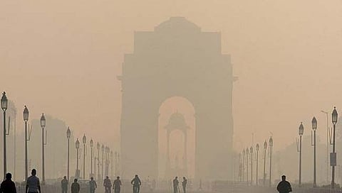 Delhi pollution problem : सर्वोच्च न्यायालयाने कानउघडणी केल्यानंतर शाळा बंद ठेवण्याचा दिल्ली सरकारचा निर्णय