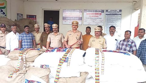 Dhule Crime : धुळ्यात ४२ लाखांचा गुटखा जप्त; दोघे ताब्यात