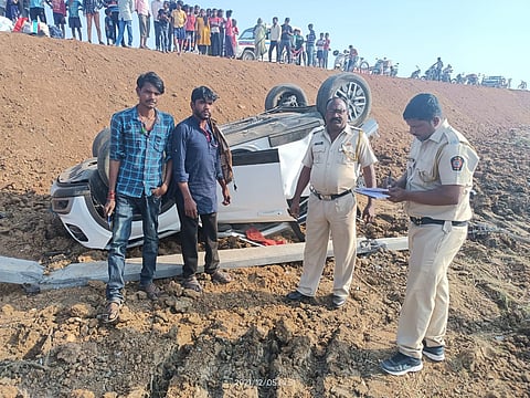 चंद्रपूर : तेरवीला जाताना काळाचा घाला, भीषण अपघातात आई, वडील, मुलगी ठार