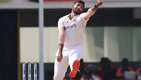 कर्णधार बुमराहच्या भेदक माऱ्यासमोर इंग्लंडचा निम्मा संघ गारद