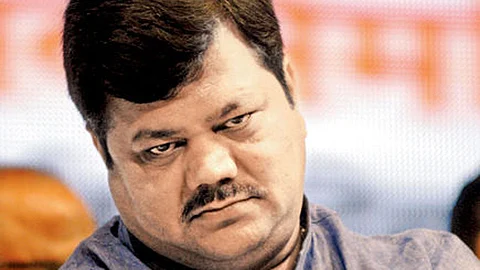 बोगस मजूर प्रकरणी प्रवीण दरेकर यांची दुसऱ्यांदा चौकशी, समर्थकांची पोलीस ठाण्यासमोर गर्दी