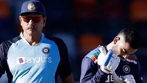 Ravi Shastri and virat kohli : इंग्लंड दौर्यातील अपयशामुळे विराट होता मानसिक तणावाखाली