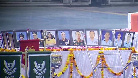 सीडीएस बिपीन रावत, त्यांच्या पत्नी, तसेच अन्य ११ जणांचे पार्थिव दिल्लीत दाखल