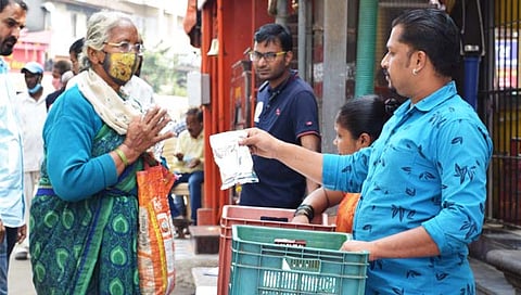 कोल्हापूर : येथे गरिबांना फक्त ५ रुपयांत मिळते व्हेज-नाॅनव्हेज जेवण