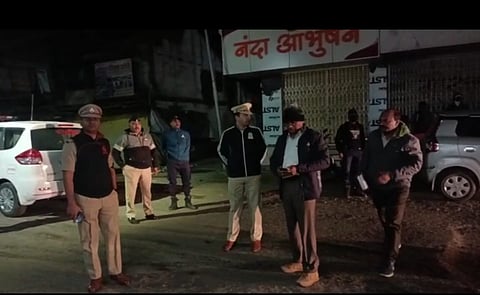 वाशिम : थरार! गोळीबार आणि चाकूने वार करून सराफाला लुटले, कामगाराचा मृत्यू