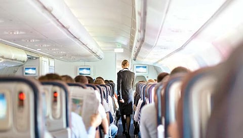 विमान प्रवासात एखाद्या व्यक्तीचा मृत्यू झाला तर?, काय केले जाते?