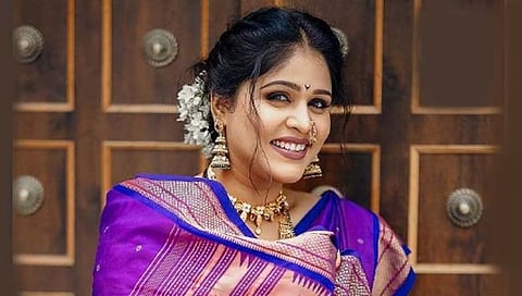 अक्षया देवधर सूत्रसंचालकाच्या भूमिकेत