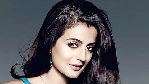 चेक बाउन्सप्रकरणी अभिनेत्री अमिषा पटेलविरोधात वॉरंट