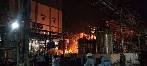 नगर एमआयडीसीतील सन फार्मा कंपनीत भीषण आग