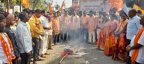 कोल्हापूर : कर्नाटकचे मुख्यमंत्री बोम्मई यांनी राजीनामा द्यावा अन्यथा…