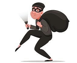 चंद्रपूर : वडिलाने घराबाहेर काढले म्हणून त्याने दर्ग्यातील दानपेटी फोडली