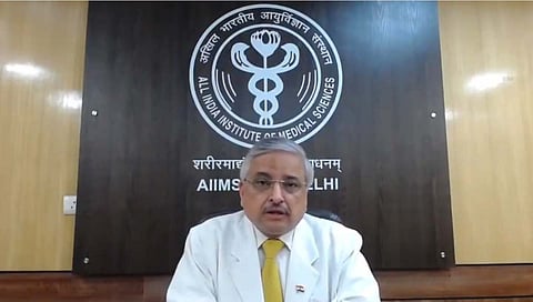 Dr Randeep guleria : ‘ओमायक्रॉन’ला घाबरू नका सतर्क रहा’!