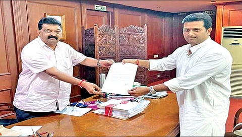 जयेश यांच्या पक्षप्रवेशापूूर्वी भाजपात धूमशान