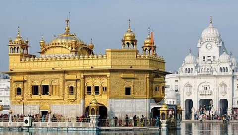 सुवर्ण मंदिरात तरुणाची हत्या; तलवारीला स्पर्श केल्याने जमावाचे कृत्य