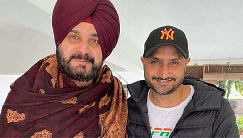 हरभजन सिंग खेळणार राजकीय ‘इनिंग’? ; विविध पक्षांची ऑफर