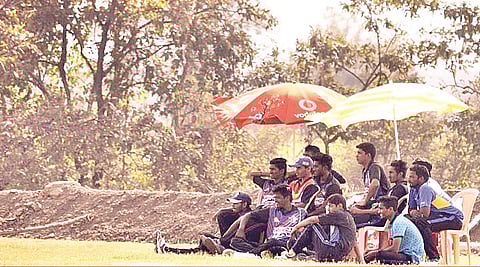 उपनगरात टेनिस बॉल क्रिकेटची भुरळ