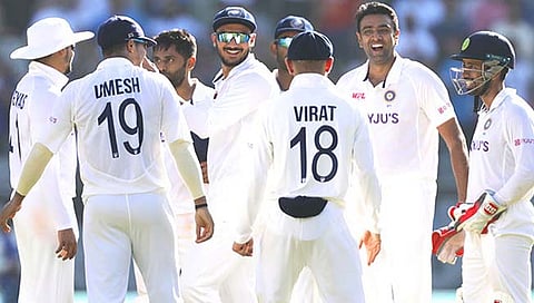 INDvsNZ Mumbai Test IND vs NZ www.pudhari.com