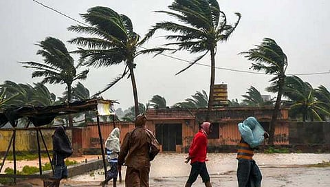 Jawad Cyclone : जवाद चक्रीवादळाचा धोका कमी झाला, ओडिशा किनापट्टीवर आज धडकणार