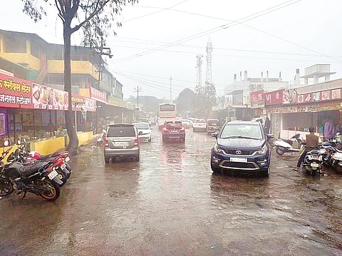 अवकाळी पावसामुळे बळीराजा पुन्हा संकटात