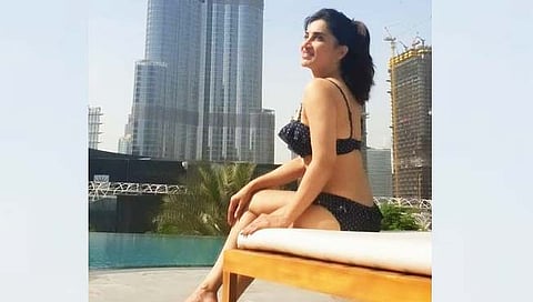 ब्लॅक बिकिनीतील स्मिता गोंदकरचा फोटो व्हायरल