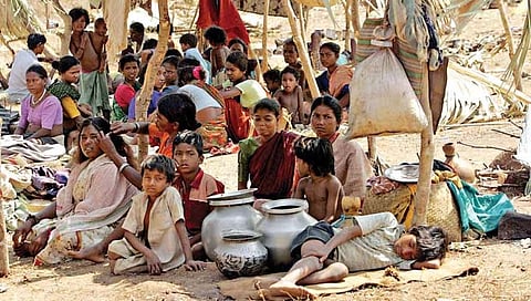 गरिबी : बहुआयामी गरिबीचे संकट