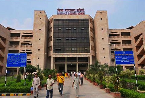 दिल्लीच्या रोहिणी कोर्टात स्फोट; स्कूलबॅगमधील लॅपटॉपसदृश वस्तूने घेतला पेट