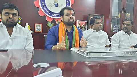 पेपर फुटीचे कनेक्शन मंत्रालयापर्यंत : रॅकेटचा गॉडफादर वेगळाच